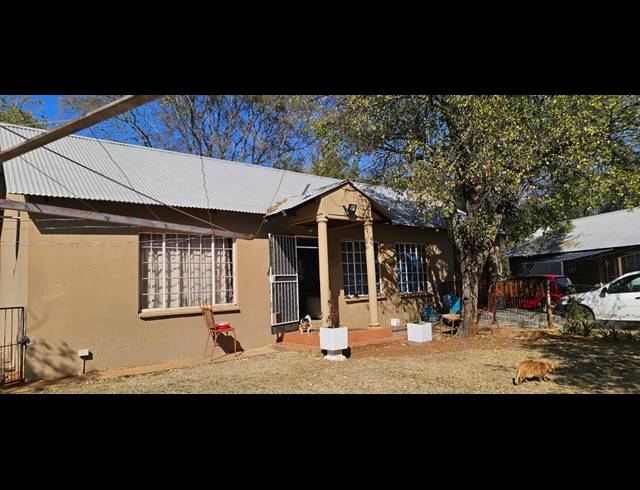 4.10HA SMALLHOLDING FOR SALE IN RENOSTERFONTEIN AH